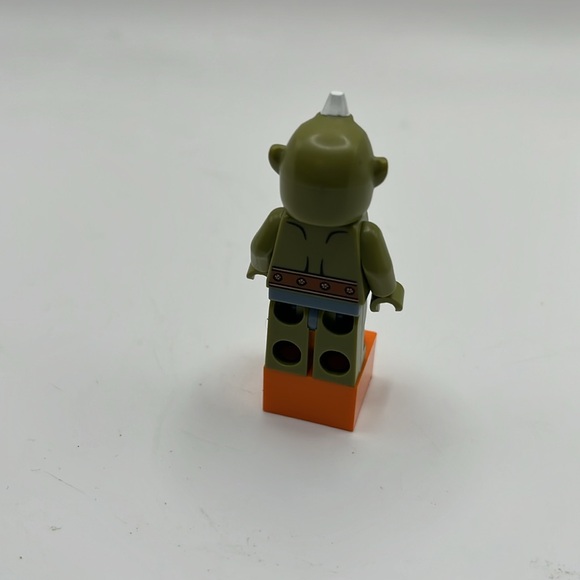 Lego One Eyed Cyclops Mini Figure - Picture 3 of 3